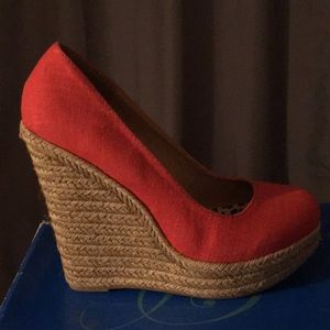 Wedge shoes